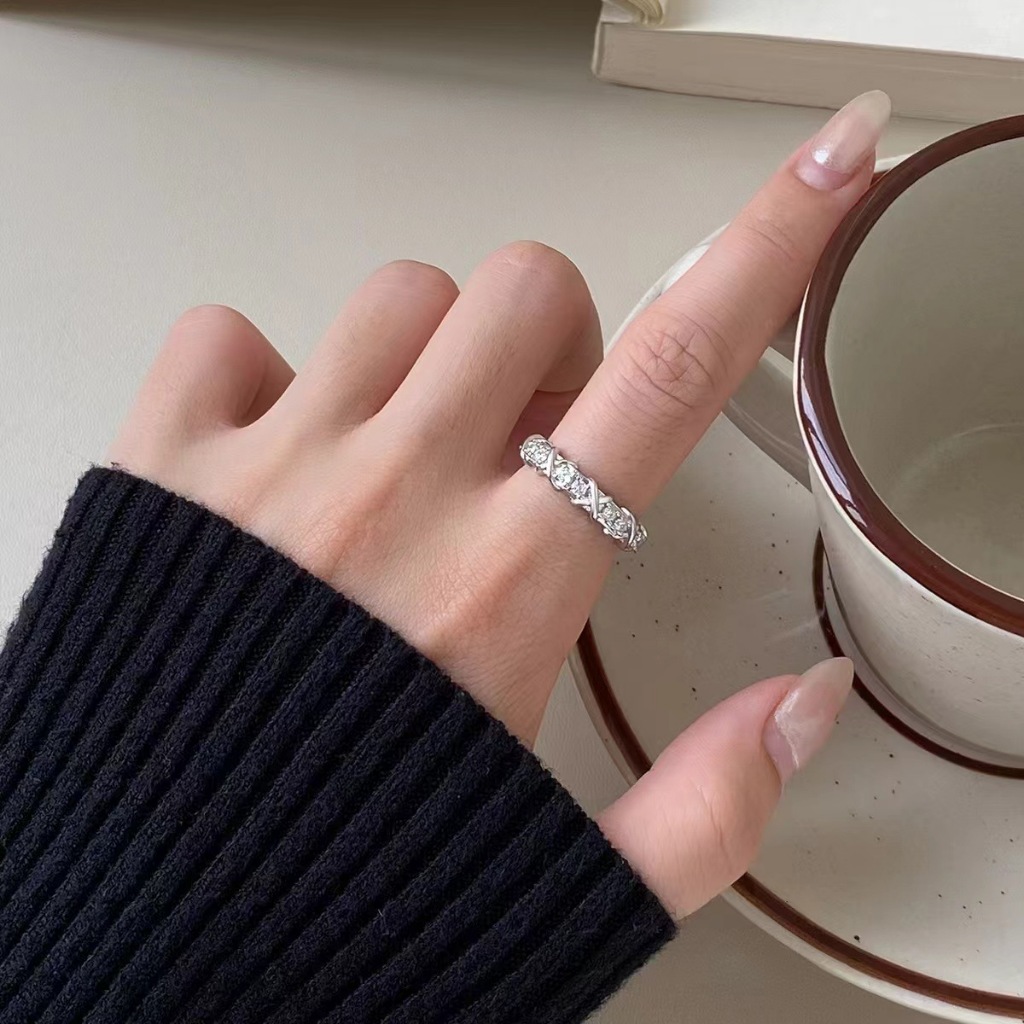 แฟชั่นเกาหลีเซอร์โคเนีย X แหวนตัวอักษรผู้หญิงสีเงิน ins ของขวัญวันเกิดนักเรียน