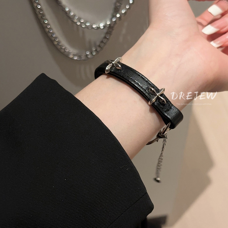 DREJEW เดรช หนังดอกไม้ข้ามสร้อยข้อมือแฟชั่นสตรีซอกออกแบบสร้อยข้อมือสาวร้อน