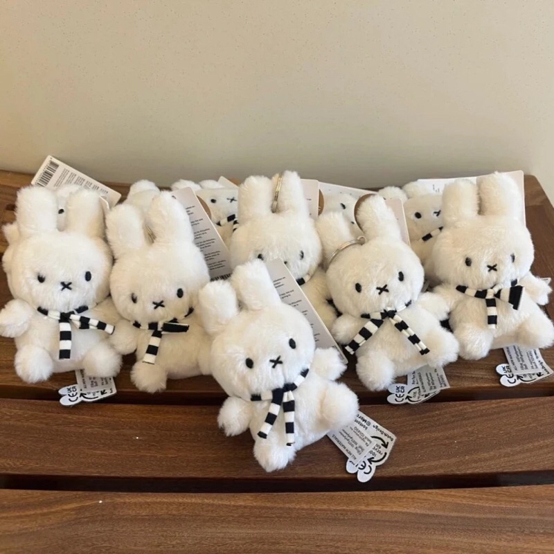 Miffy RABBIT KEYCHAIN ​​ขนาด 10ซม