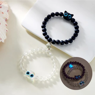 แฟชั่น Handmade 2pcs Glow in the Dark Luminous น่ารักแมว Blue Eye Heart แม่เหล็กคู่สร้อยข้อมือลูกปัดปรับสายรัดข้อมือสําหรับผู้ชายผู้หญิงเครื่องประดับ