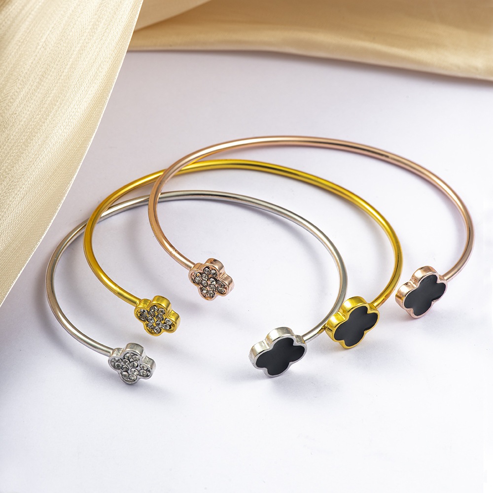แฟชั่น Simple Lucky Four Leaf Clover Zircon สร้อยข้อมือกําไลข้อมือผู้หญิงอุปกรณ์เสริมเครื่องประดับของขวัญ
