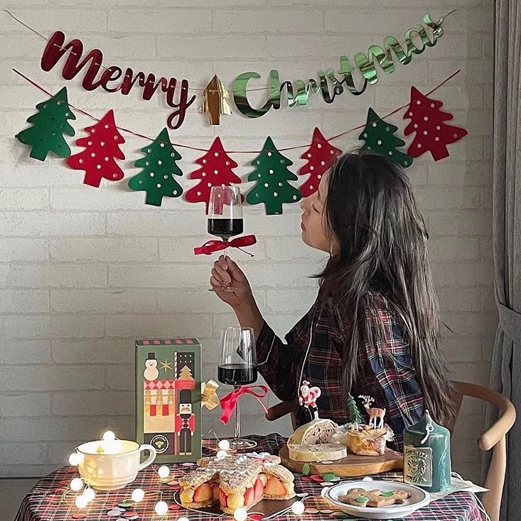 สุขสันต์วันคริสต์มาสแบนเนอร์- แบนเนอร์คริสต์มาสตอม่อกับต้นคริสต์มาส,สีแดงสีเขียวรู้สึกแขวนธงสักหลาดพวงมาลัยสําหรับคริสต์มาสในร่มตกแต่งบ้านและตกแ