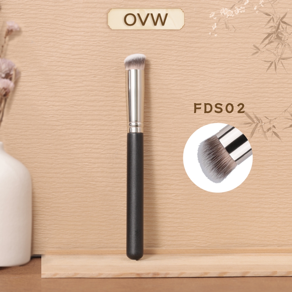 Ovw แปรงแต่งหน้า คอนซีลเลอร์ 270 องศา FDS02