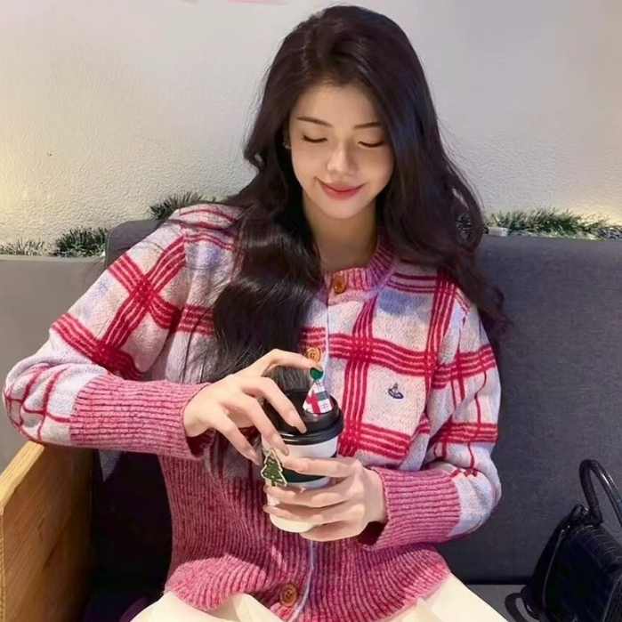 เวอร์ชั่นเกาหลีสตรีทแฟชั่นอินเทรนด์ลายสก๊อตสีแดงเสื้อกันหนาวผู้หญิงหลวมรอบคอเดี่ยว-หน้าอก ยาว @-