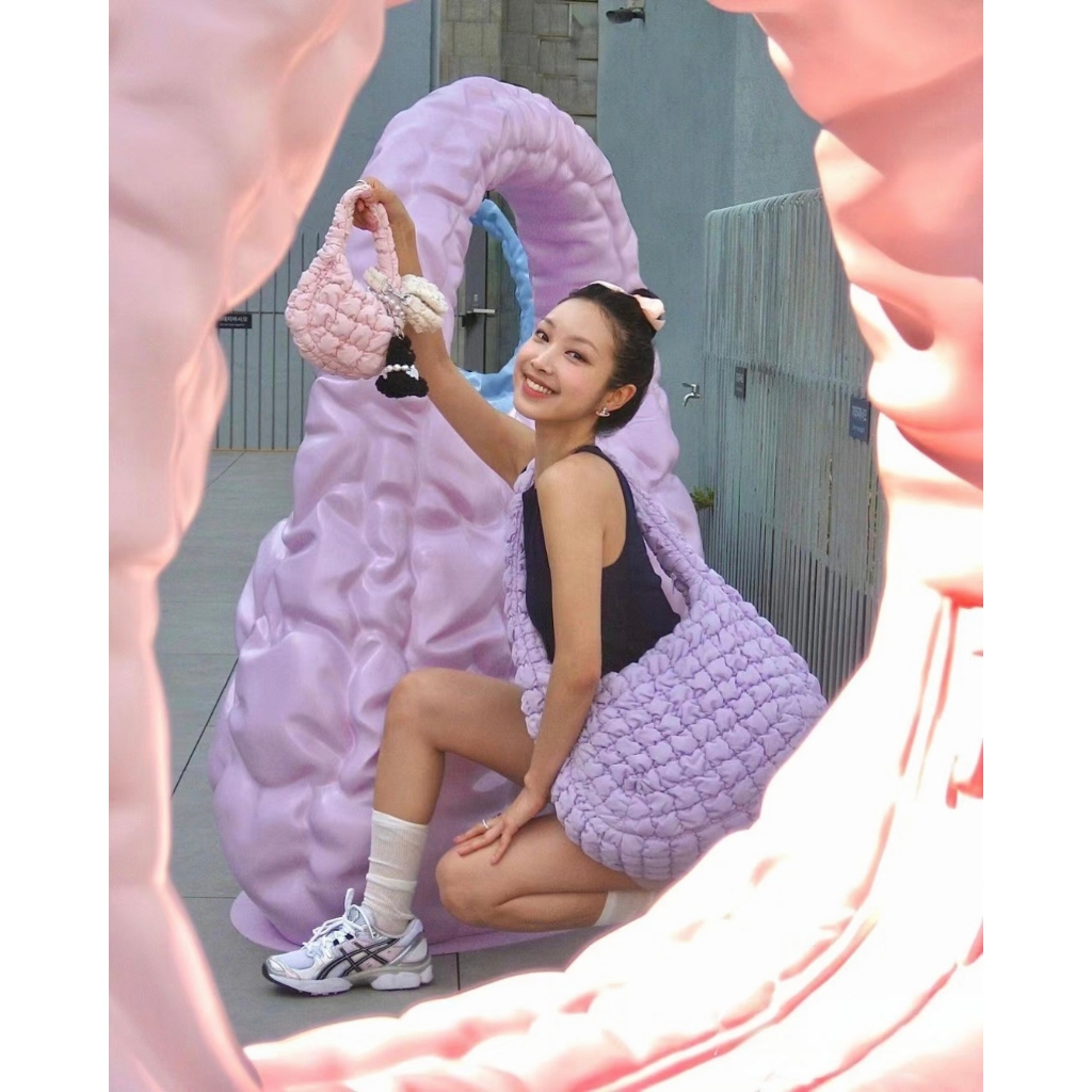 Mousoon Soft Bag กระเป๋านุ่มผู้หญิงสบาย ๆ น้ำหนักเบาพเนจรกระเป๋าแมสเซนเจอร์เกาหลี