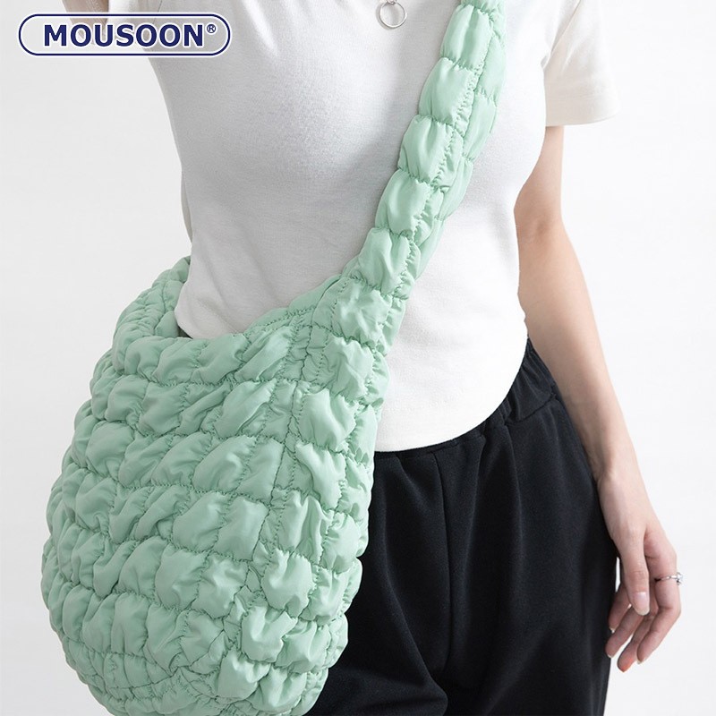 Mousoon Soft Bag กระเป๋านุ่มผู้หญิงสบาย ๆ น้ำหนักเบาพเนจรกระเป๋าแมสเซนเจอร์เกาหลี