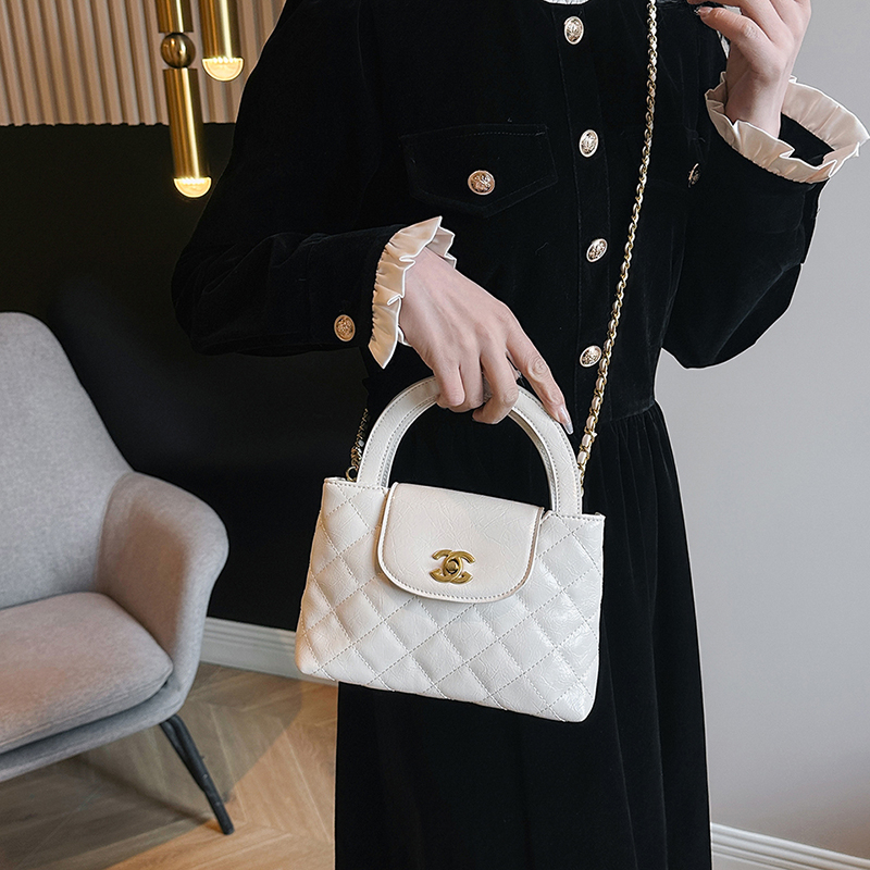 Retro กระเป๋าสะพายสุภาพสตรี Retro Diamond Chain กระเป๋าแฟชั่น All-Match กระเป๋าสะพายแบบพกพา