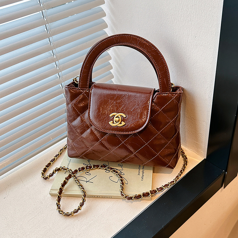 Retro กระเป๋าสะพายสุภาพสตรี Retro Diamond Chain กระเป๋าแฟชั่น All-Match กระเป๋าสะพายแบบพกพา