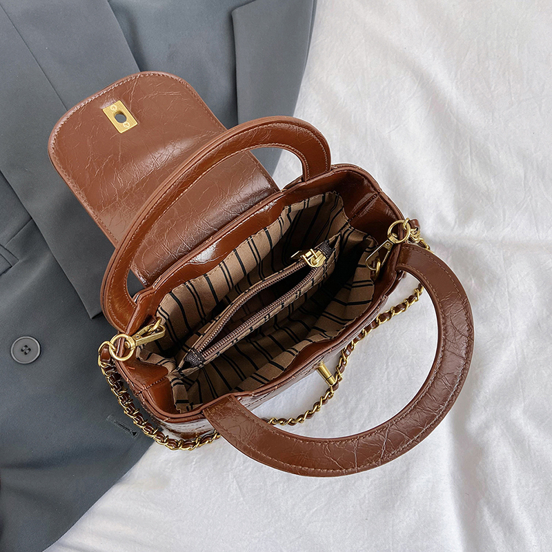 Retro กระเป๋าสะพายสุภาพสตรี Retro Diamond Chain กระเป๋าแฟชั่น All-Match กระเป๋าสะพายแบบพกพา