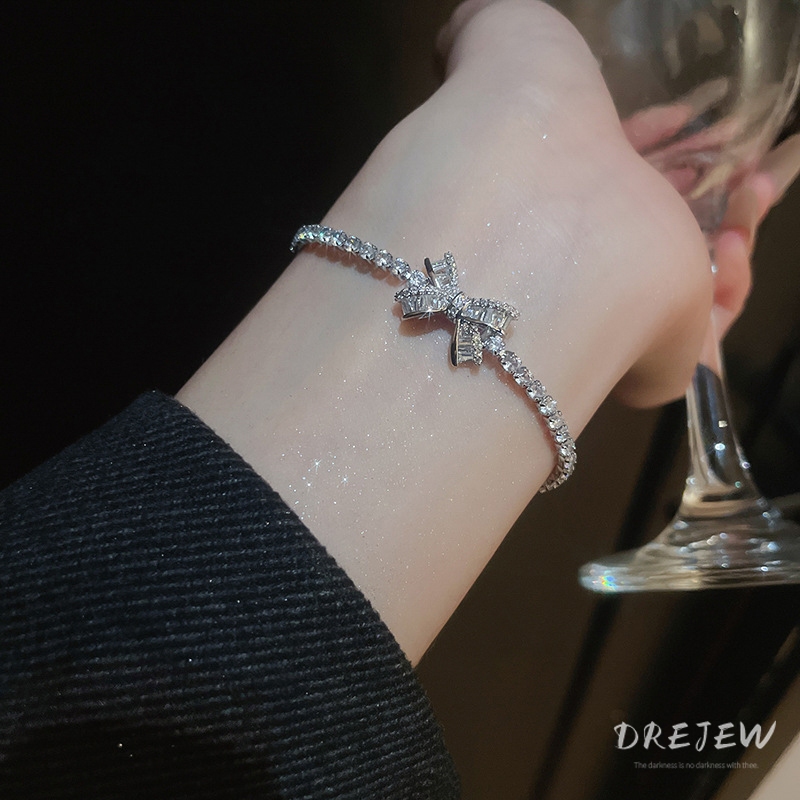 เดรช โบว์เพทายฝรั่งเศสแฟชั่นสร้อยข้อมือระดับไฮเอนด์หรูหราเบาๆเงาสุดๆ