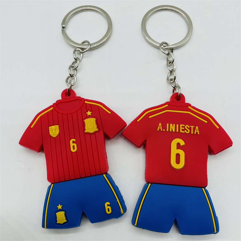 Soccer Star Mini Rubber Kit 6 # Andres Iniesta พวงกุญแจของขวัญแฟชั่น