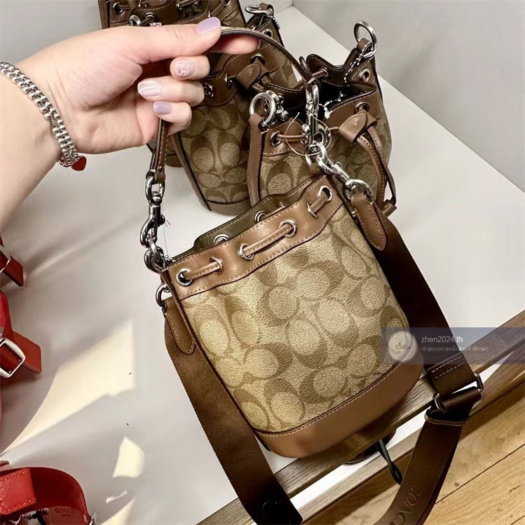 พร้อมส่ง แท้ 💯% Coac h ถุงถังขนาดเล็ก，กระเป๋าถือสตรี，กระเป๋าสะพาย CR144 CR145 CT863