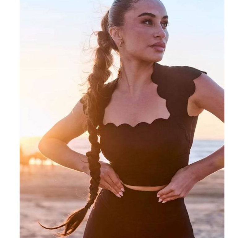 แฟชั่นเซ็กซี่ไหล่ขนาดเล็กชุดโยคะลูกไม้สแควร์คอด้านบนแน่นเปลือยกางเกงโยคะ