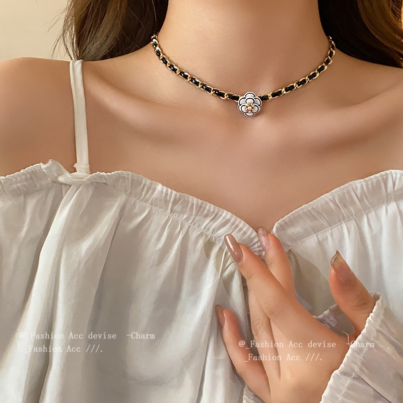 เพชรมุกดอกไม้สร้อยคอหนังเค้นคอซอกกระดูกไหปลาร้าโซ่หวานเครื่องประดับคุณภาพสูงขายส่งผู้หญิง