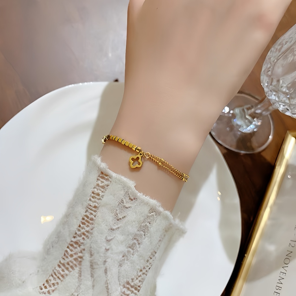 Golden Square Four-leaf Clover Double-Layerไม่สมมาตรสร้อยข้อมือเหล็กไทเทเนียม18K Gold-Platedที่ไม่ซ้ํากันAll-Matchญี่ปุ่นเกาหลีอารมณ์Mini - รูปที่ 3