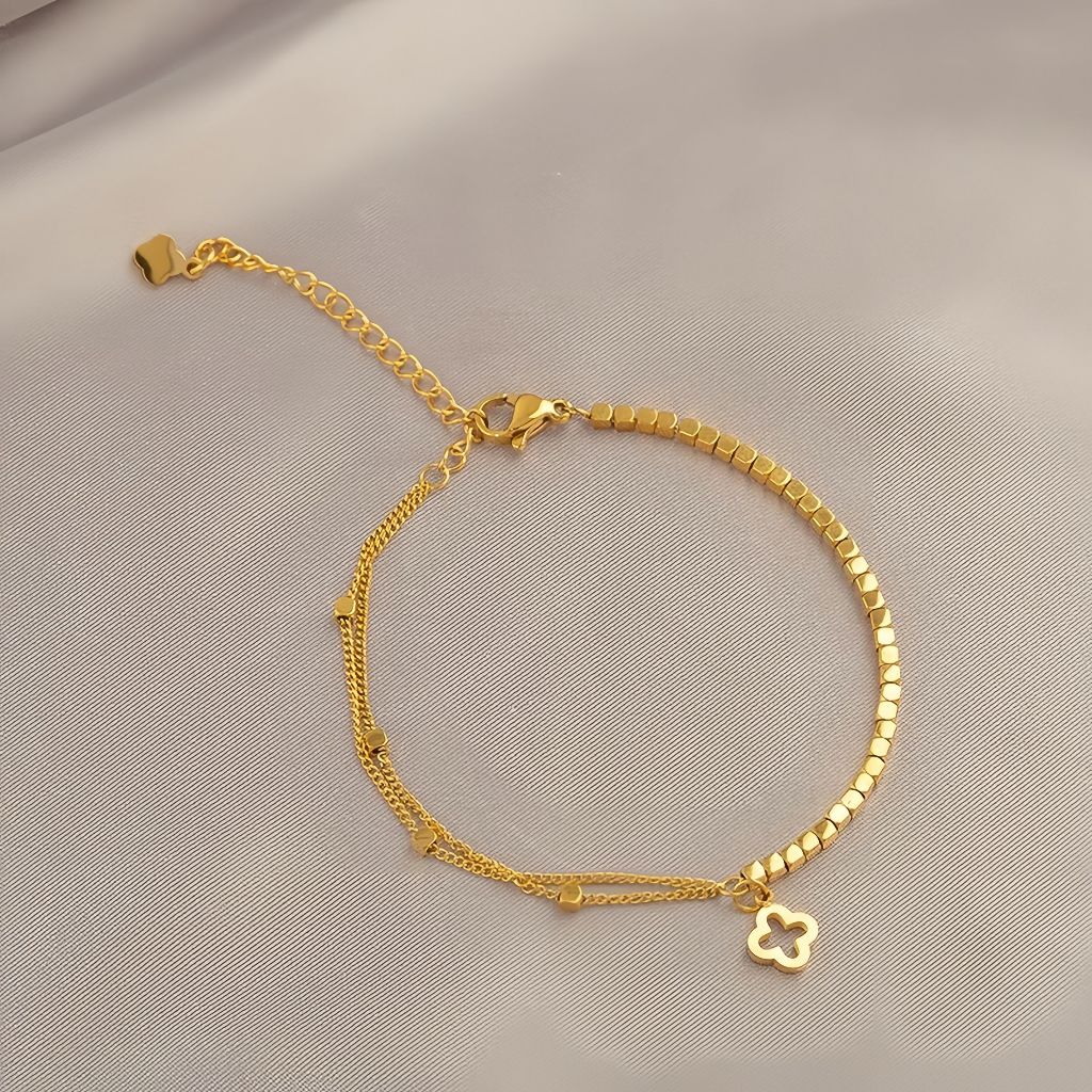 Golden Square Four-leaf Clover Double-Layerไม่สมมาตรสร้อยข้อมือเหล็กไทเทเนียม18K Gold-Platedที่ไม่ซ้ํากันAll-Matchญี่ปุ่นเกาหลีอารมณ์Mini - รูปที่ 7