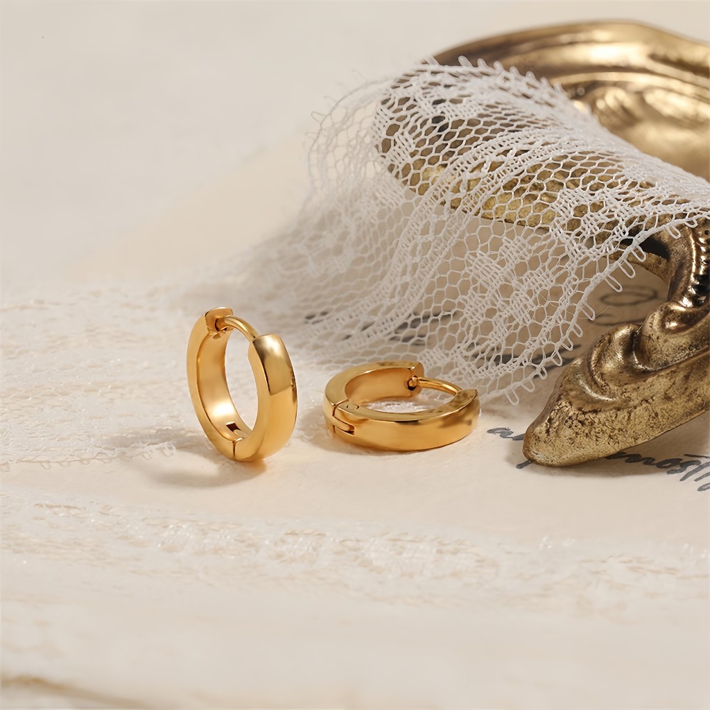 18k Gold Plated Circle Minimalist ต่างหูเหล็กไทเทเนียมต่างหูแฟชั่นที่ไม่ซ้ํากัน All-Match ต่างหูทองหรูหรา Niche ต่างหู