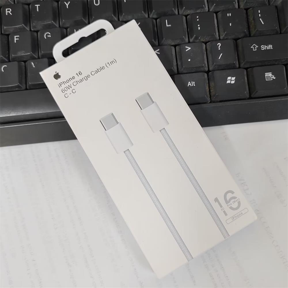 สายชาร์จทอ Apple USB-C (1 ม.) ​​​​​​​ สาย iPhone16 USB C เป็น USB C สําหรับ iPhone16 Pro/Plus/16/15 