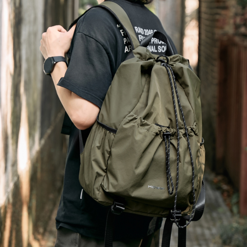Moyyi กีฬากลางแจ้งกระเป๋าเป้สะพายหลังผู้ชายน้ําหนักเบา Water-Repellent Drawstring กระเป๋าเดินทาง