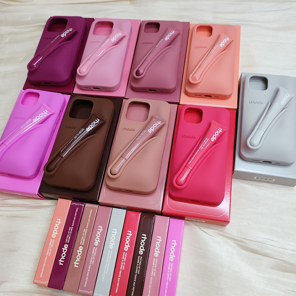 【เทียบเท่าของจริง】เคสไอโฟนรูปแท่งลิปสติก รุ่น Rhode Lip Case สไตล์เดียวกับของ Hailey สินค้าแท้พร้อมกล่อง เคสซิลิโคน สำหรับ iPhone 16 15 14 13 12 Pro Max เคสนิ่ม แฟชั่น อินเทรนด์ ปกป้องเต็มตัว