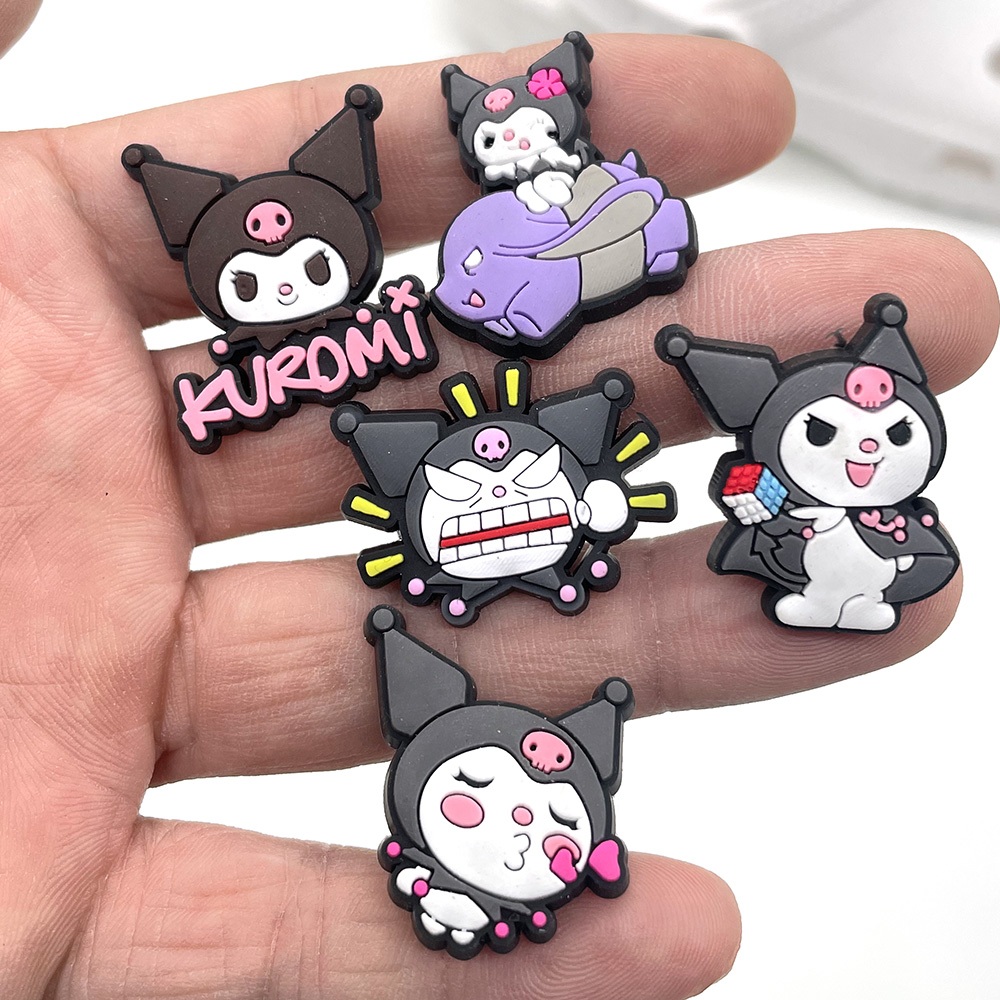 การ์ตูน Jibbitz 1pcs Disney, Marvel, Sanrio Crocs รองเท้า charms PVC อุปกรณ์เสริมสวนรองเท้าตกแต่ง DIY รองเท้าแตะที่ถอดออกได้รองเท้าหัวเข็มขัดเด็ก X-mas ของขวัญ