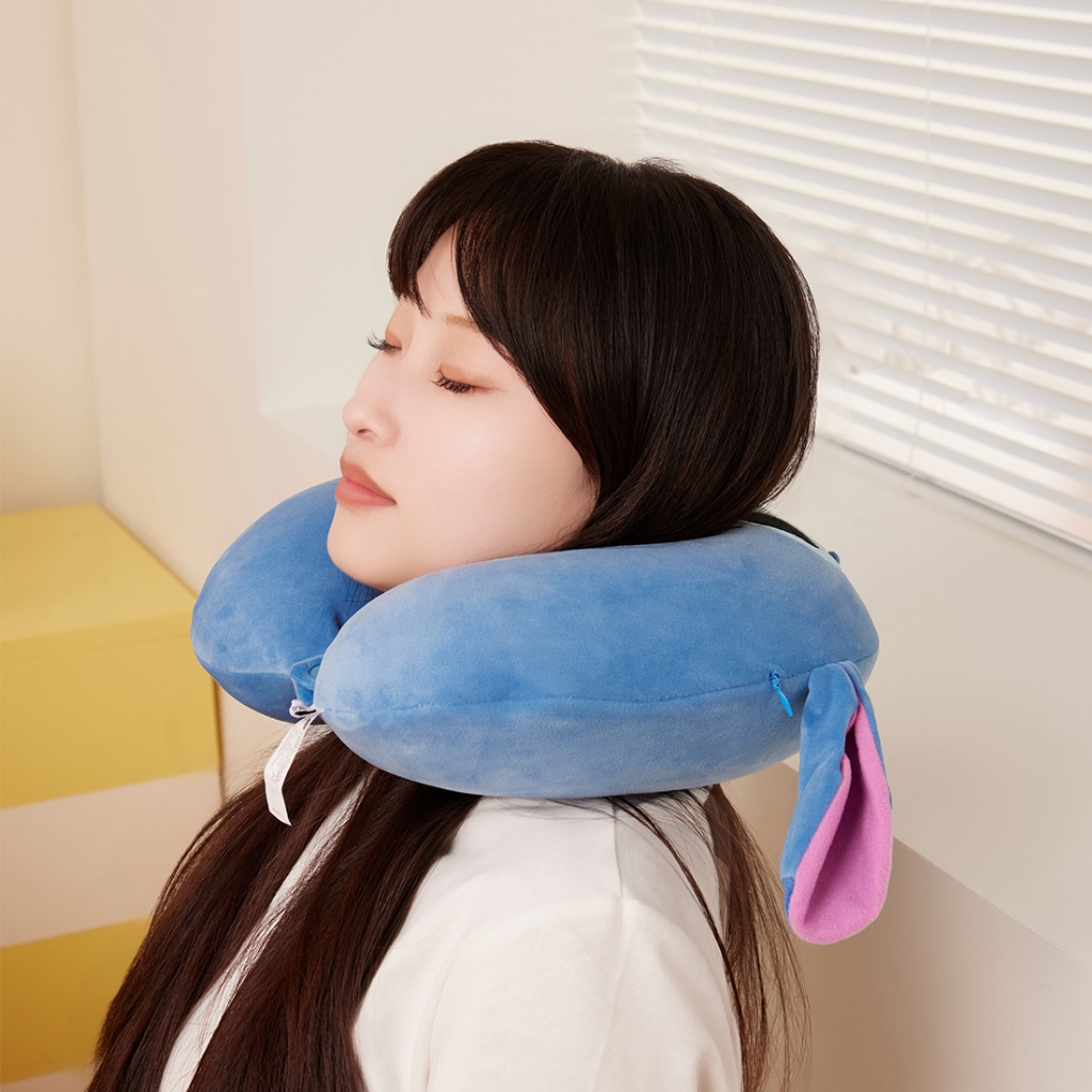 Miniso Lilo & Stitch หมอนตุ๊กตาคอรูปตัว U นุ่มสบายสําหรับเดินทาง (Stitch)