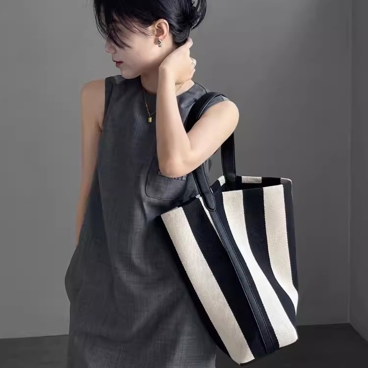 Amila Fashion Letters พิมพ์ Tote กระเป๋าผ้าแคนวาสกระเป๋าสะพายความจุขนาดใหญ่