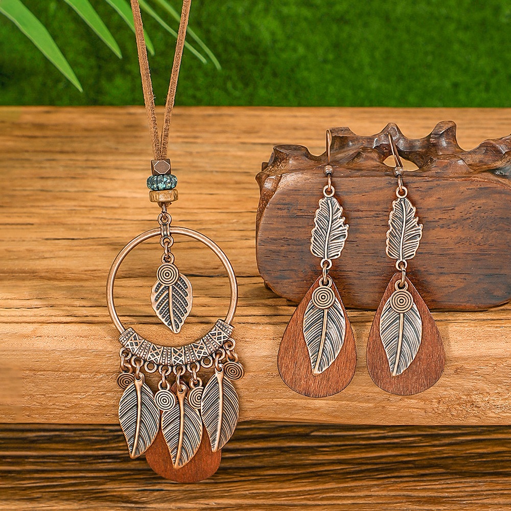 Vintage ชาติพันธุ์โลหะ Leaf พู่สร้อยคอผู้หญิง Boho Handmade รอบไม้จี้สร้อยคอสวมใส่ทุกวันแฟชั่นเครื่องประดับ