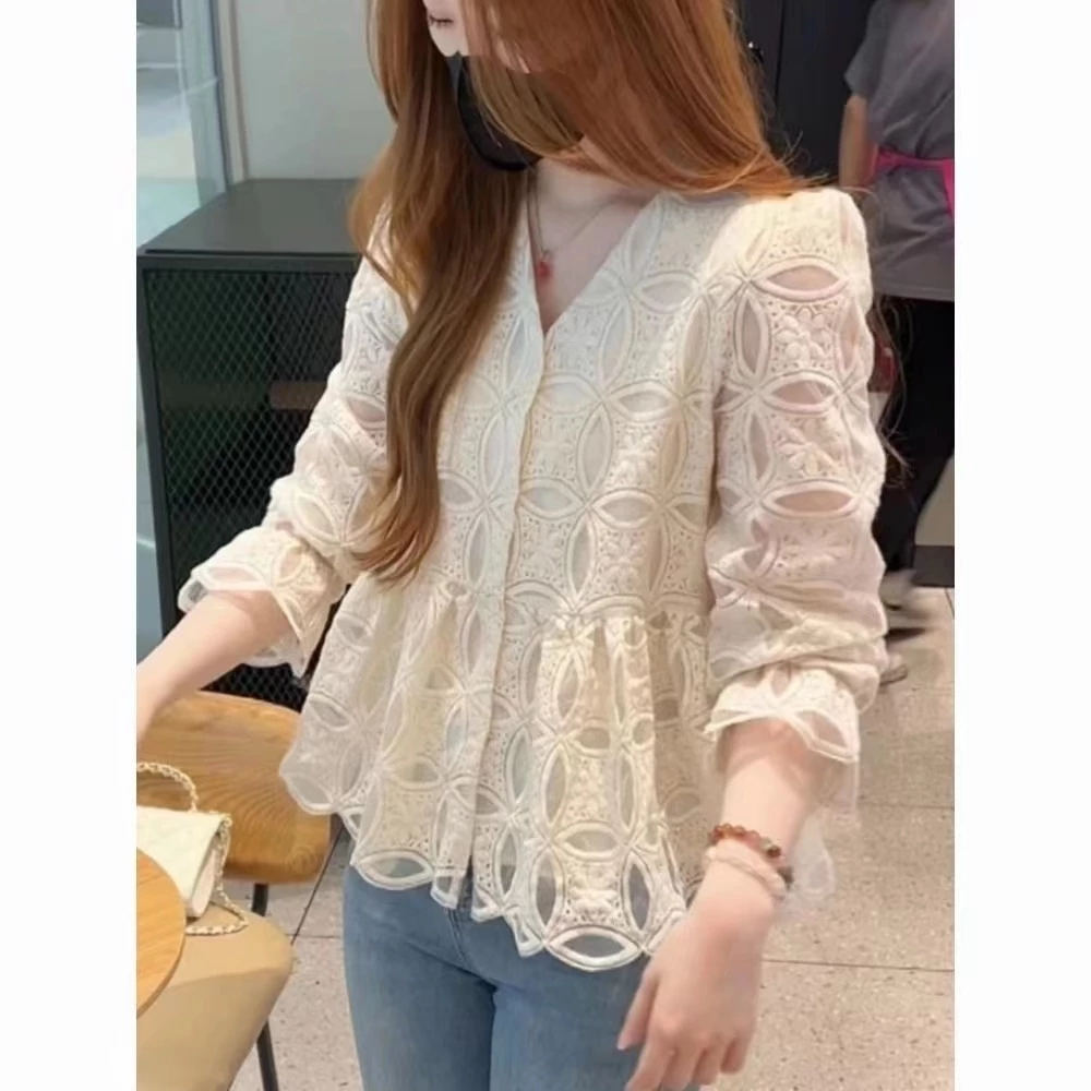 เสื้อเบลาส์ลูกไม้แขนยาวคอปก v ลําลองแฟชั่นผู้หญิงเกาหลีย้อนยุค