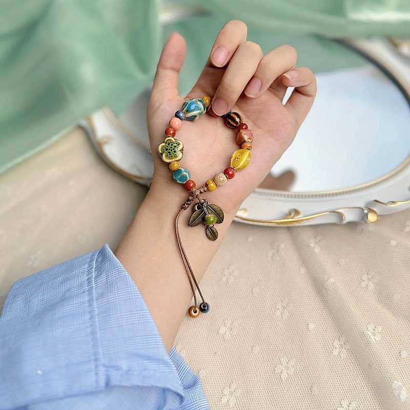 ใหม่จีนที่มีสีสันเซรามิกดาวสร้อยข้อมือย้อนยุคโลหะใบจี้ผู้หญิงเครื่องประดับมือสําหรับผู้หญิงสร้อยข้อมือ - รูปที่ 4