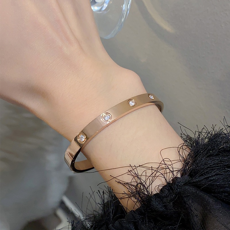 สร้อยข้อมือเหล็กไทเทเนียม สำหรับผู้หญิง ขนาดกะทัดรัด มีเอกลักษณ์ น้ำหนักเบาหรูหรา - รูปที่ 6