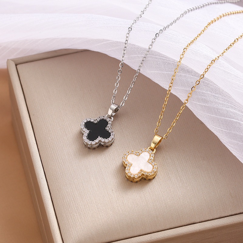 สร้อยคอมีครื่องประดับจากเหล็กไทเทเนียมและเพชร 4 กลีบ Clover สำหรับผู้หญิง งานคุณภาพสูง