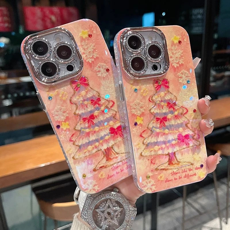 เคสซีรีส์เคส iPhone เหมาะสําหรับเคส iPhone 16promax 14promax 15promax 12promax 16pro 15pro 16 15 14 13 11 ปลอกต้นคริสต์มาส เคสสีชมพู TPU พร้อมเคสฟิล์มเลนส์