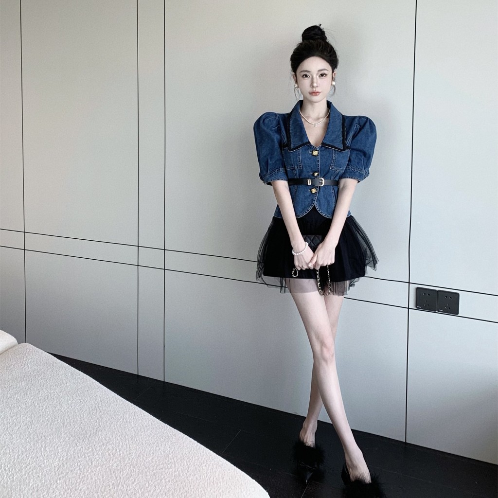 ใหม่แฟชั่นปกแจ็คเก็ตยีนส์พร้อมเข็มขัด + กระโปรงตาข่ายป้องกันแสงสะท้อนชุดฮากามา
