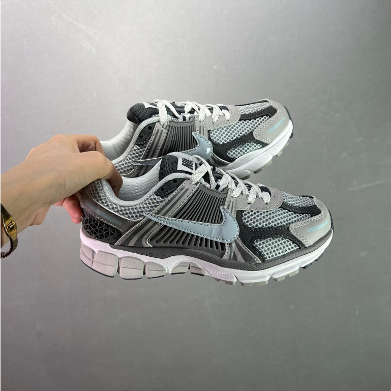 Nike Nike Zoom Vomero 5