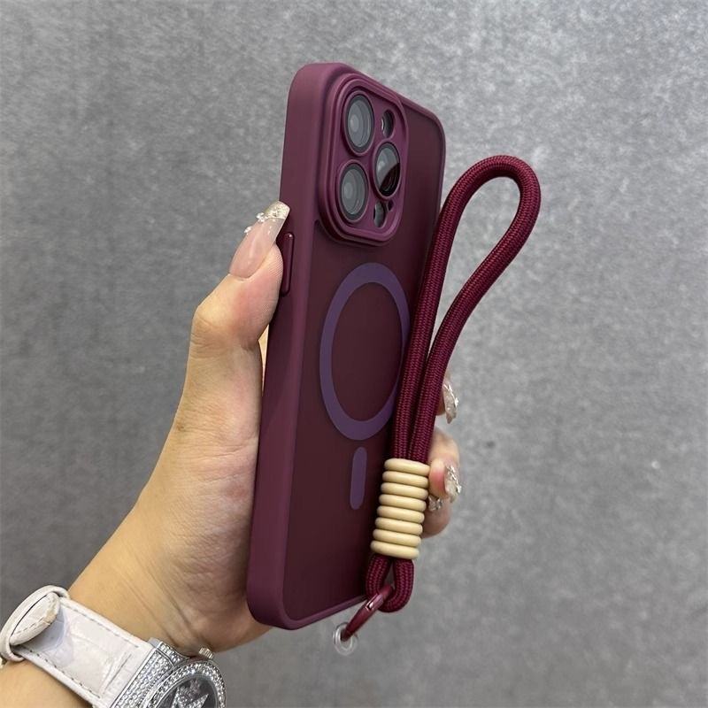 พร้อมเชือกเส้นเล็กLuxury อะคริลิค Matte Magnetic ดึงดูดเคสโทรศัพท์ iPhone 16 15 14 13 11 12 Pro Max Plus กันกระแทกพร้อมป้องกันกล้องสายคล้องมือปลอกแข็ง iPhone Full Cover