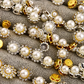 100 ชิ้น Rhinestones พร้อม Claw สําหรับเย็บปักถักร้อย Flatback Pearl ปุ่มลูกปัดเย็บบนเสื้อผ้าอุปกรณ์เสริมสําหรับ DIY