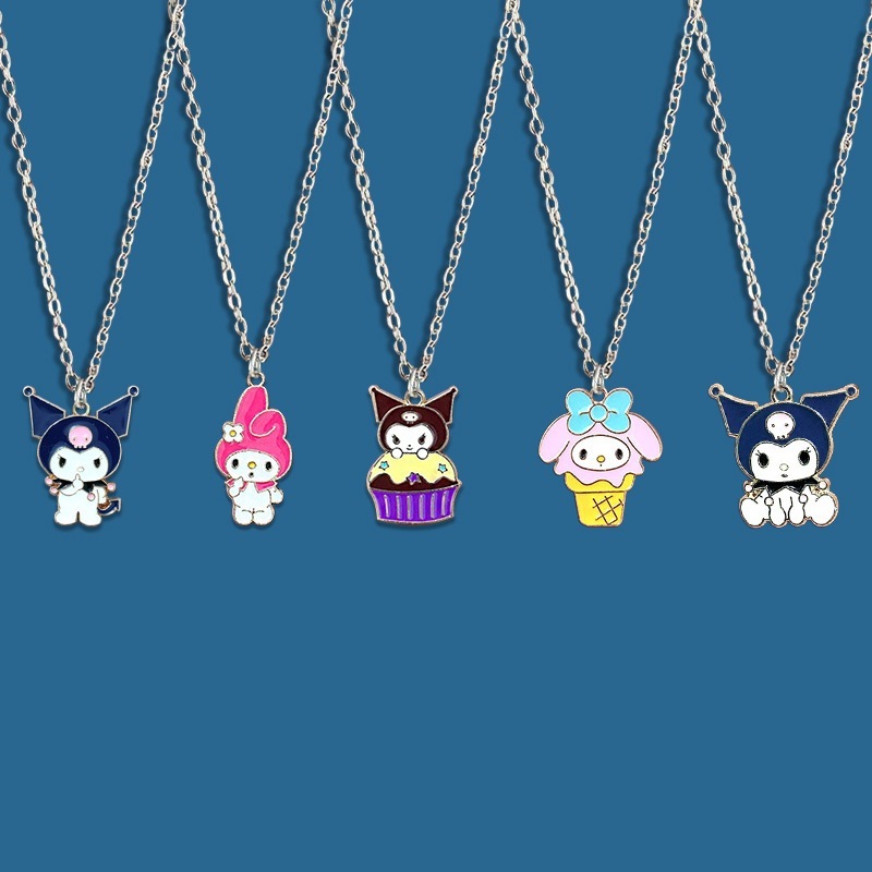 SANRIO เจิ้งลี่ 2025 การ์ตูนคริสต์มาส ซานริโอ คุโรมิ ทํานอง จี้สร้อยคอสําหรับผู้ชายผู้หญิงปีใหม่พรรคเทศกาลอุปกรณ์เสริม