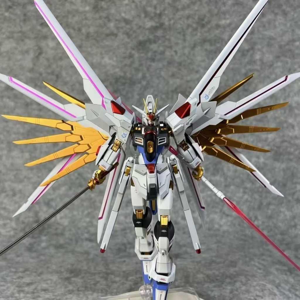 Extraordinary Strike Freedom SEED กันดั้มประกอบรุ่น HG1/144 ทารกแรกเกิด Freedom Strike