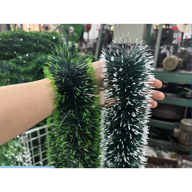 2เมตรสีเขียวเข้มขอบสีขาวท็อปส์สีเขียวเข้มสีเขียวขอบสไตล์ใหม่อุปกรณ์คริสต์มาสฉลองตกแต่งวันหยุดแถบสีลูกไม้หิมะ