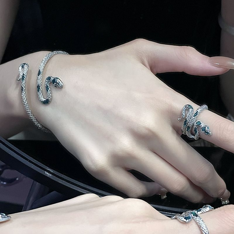 จูชิ แฟชั่นหรูหราหยดน้ํามันงูห่อสร้อยข้อมือแหวนชุดปรับของขวัญวันหยุดผู้หญิงเครื่องประดับ