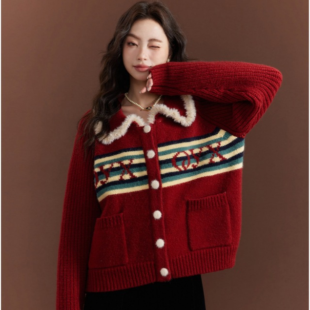 Du Yan เสื้อกันหนาวผู้หญิง Retro Lazy Style Lapel สั้นคริสต์มาสปีใหม่เสื้อกันหนาวสีแดง