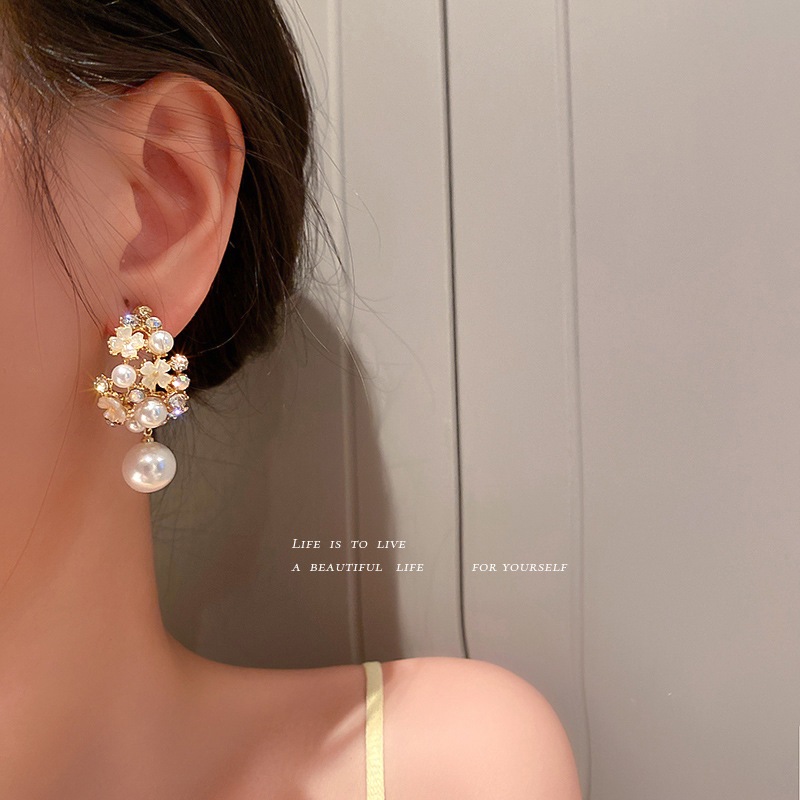 เข็มเงินเกาหลีออกแบบสดอารมณ์มุกเพชรต่างหูดอกไม้ย้อนยุคที่เรียบง่ายสร้างสรรค์แสงหรูหราต่างหูขายส่ง