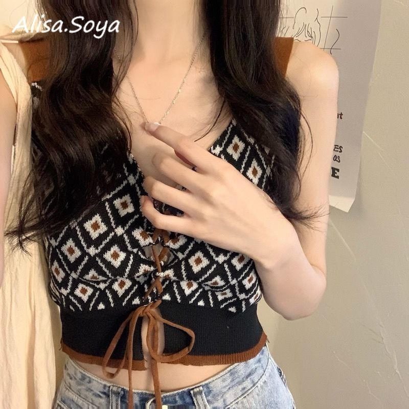 Alisa.sonya เสื้อกั๊กโครเชต์ผูกด้านหน้าสำหรับผู้หญิง เสื้อกล้ามถักแขนกุดคอวีผูกเชือกสไตล์สตรีทแวร์