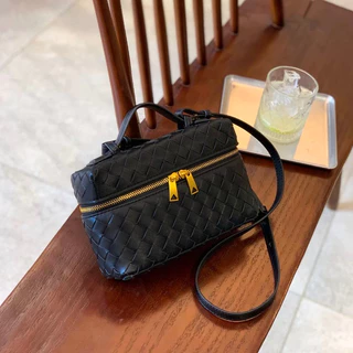 Seagloca กล่องกระเป๋า Crossbody ทอแต่งหน้ากระเป๋าถือแฟชั่นกระเป๋าสี่เหลี่ยมเล็กสําหรับผู้หญิงไม่มี 2000