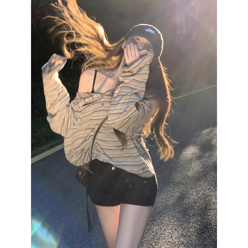 【สินค้าจัดส่งทันที】เสื้อยืดแขนยาวเปิดไหล่ลายทางรสเผ็ด