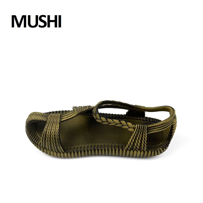 Mushi COD ผู้ชายผู้หญิงสไตล์คู่ขนาดใหญ่กลางแจ้งในร่มรองเท้าแตะกันลื่นแฟชั่นที่เรียบง่าย