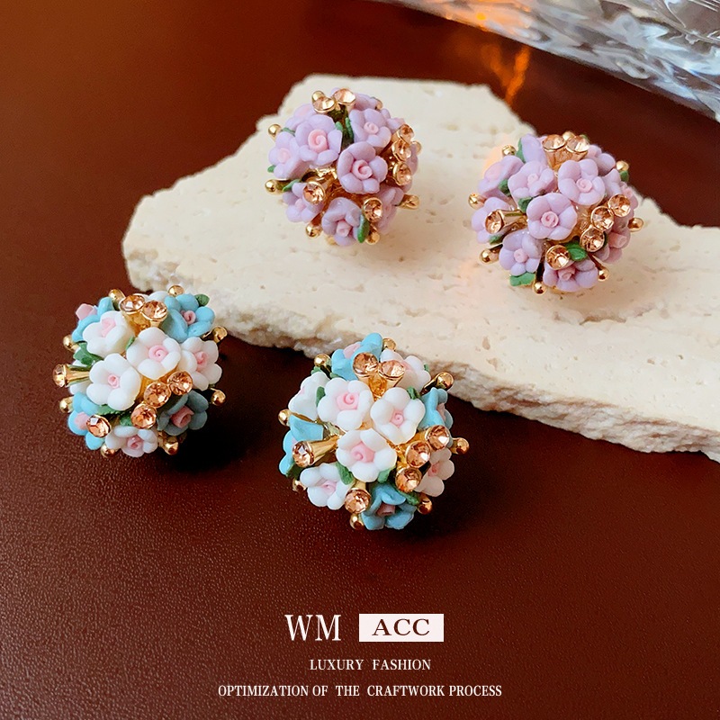 เข็มเงินฝังต่างหูทรงกลมเพชรดอกไม้ต่างหูอารมณ์แสงเฉพาะหรูหราต่างหูย้อนยุคระดับไฮเอนด์สำหรับผู้หญิง