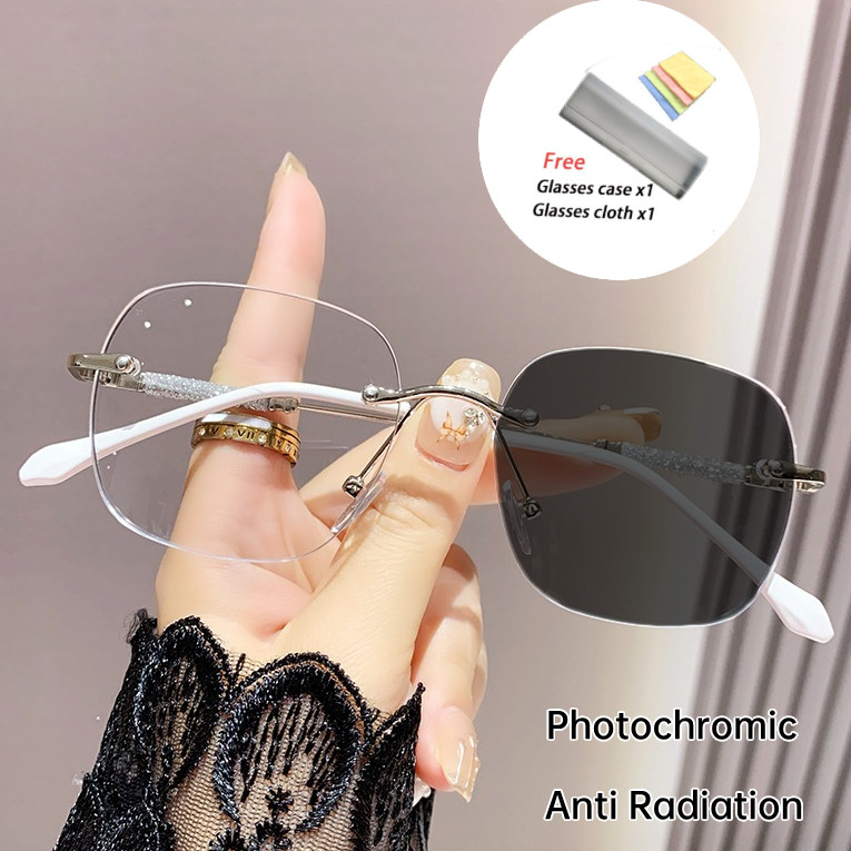 แว่นสายตาสั้นเลนส์ออโต้ แว่นกรองแสงสีฟ้าออกแดดเปลี่ยนสี กันUV99% แว่นตาแฟชั่น แว่นไร้กรอบ
