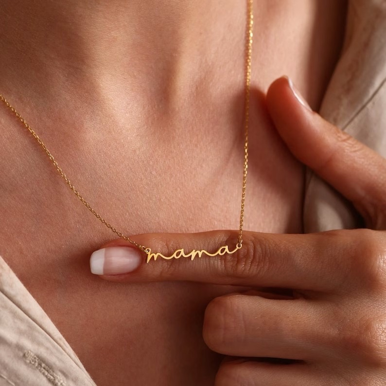 ยุโรปสไตล์อเมริกัน Simple Mama Letter Tag สร้อยคอสแตนเลสสี Retention Clavicle Chain